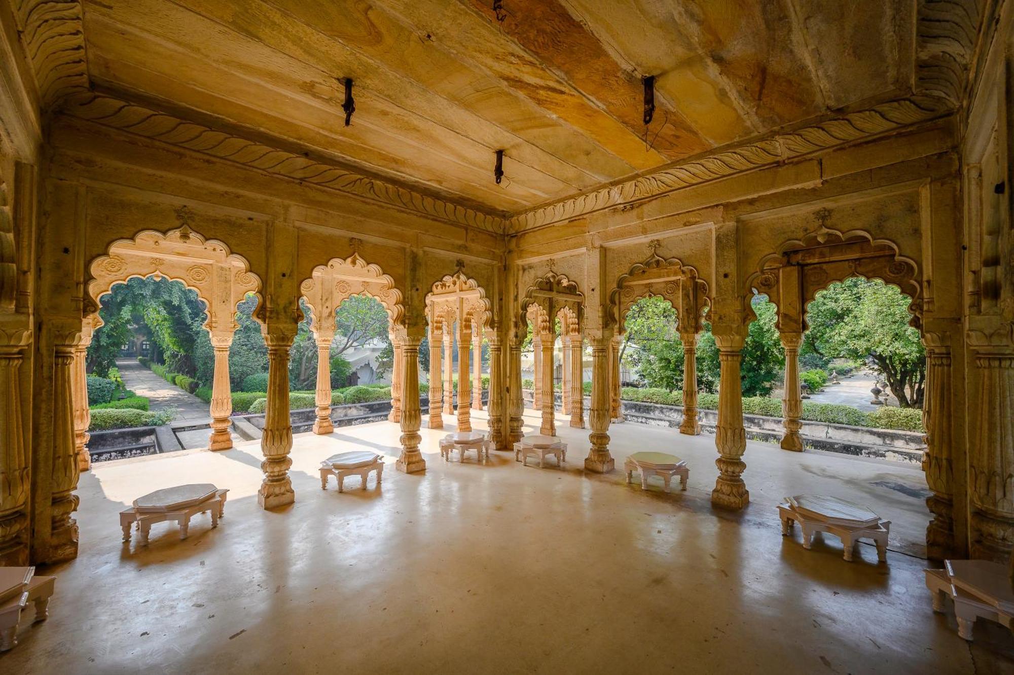 Hotel Neemrana'S - Deo Bagh Gwalior Esterno foto